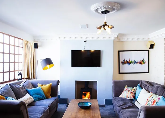 Cosy Open Plan Harbourside Inn With Superking Beds, Wood Burning Stove And Bar