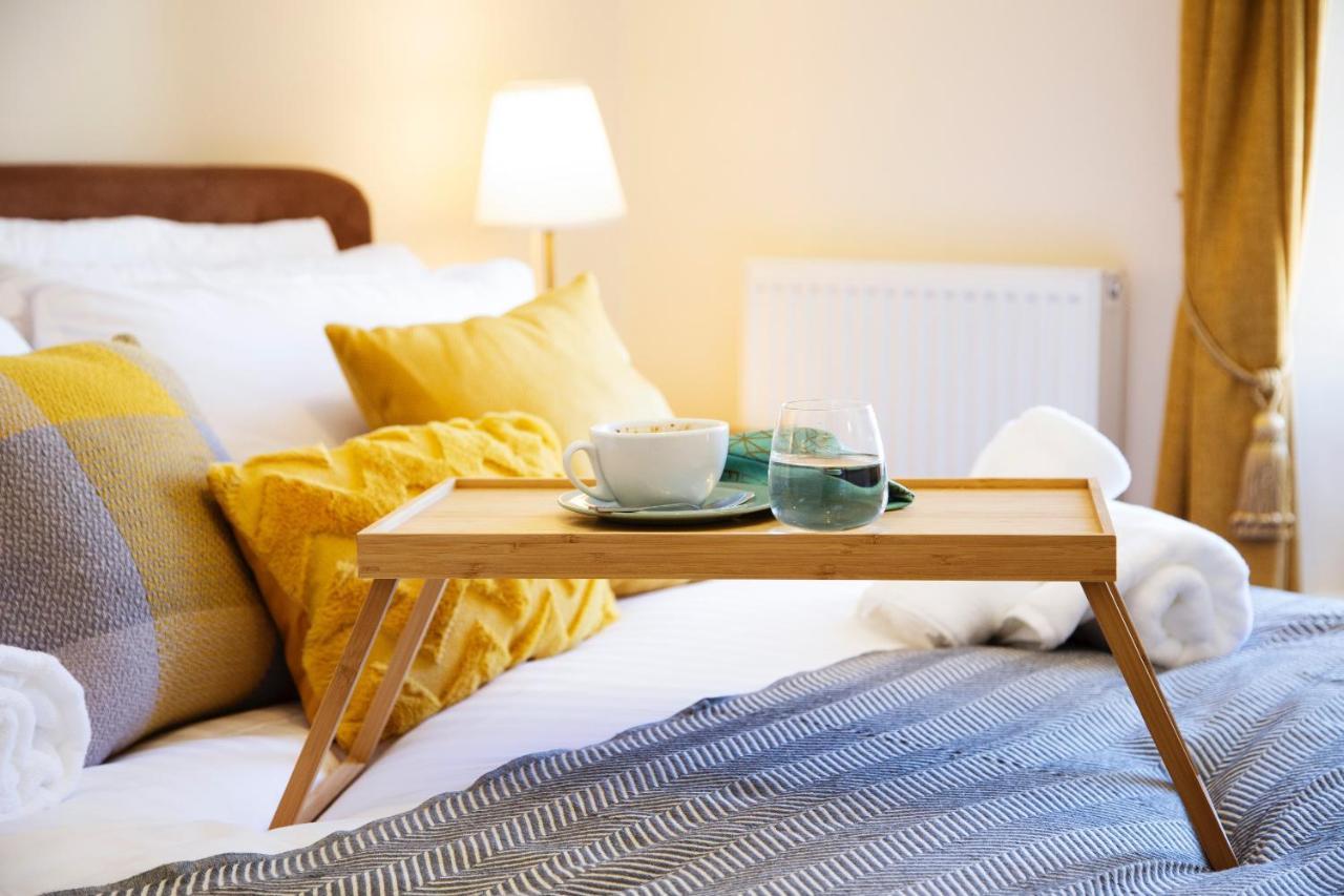 Holiday home Cosy Open Plan Harbourside With Superking Beds, Wood Burning Stove And Bar