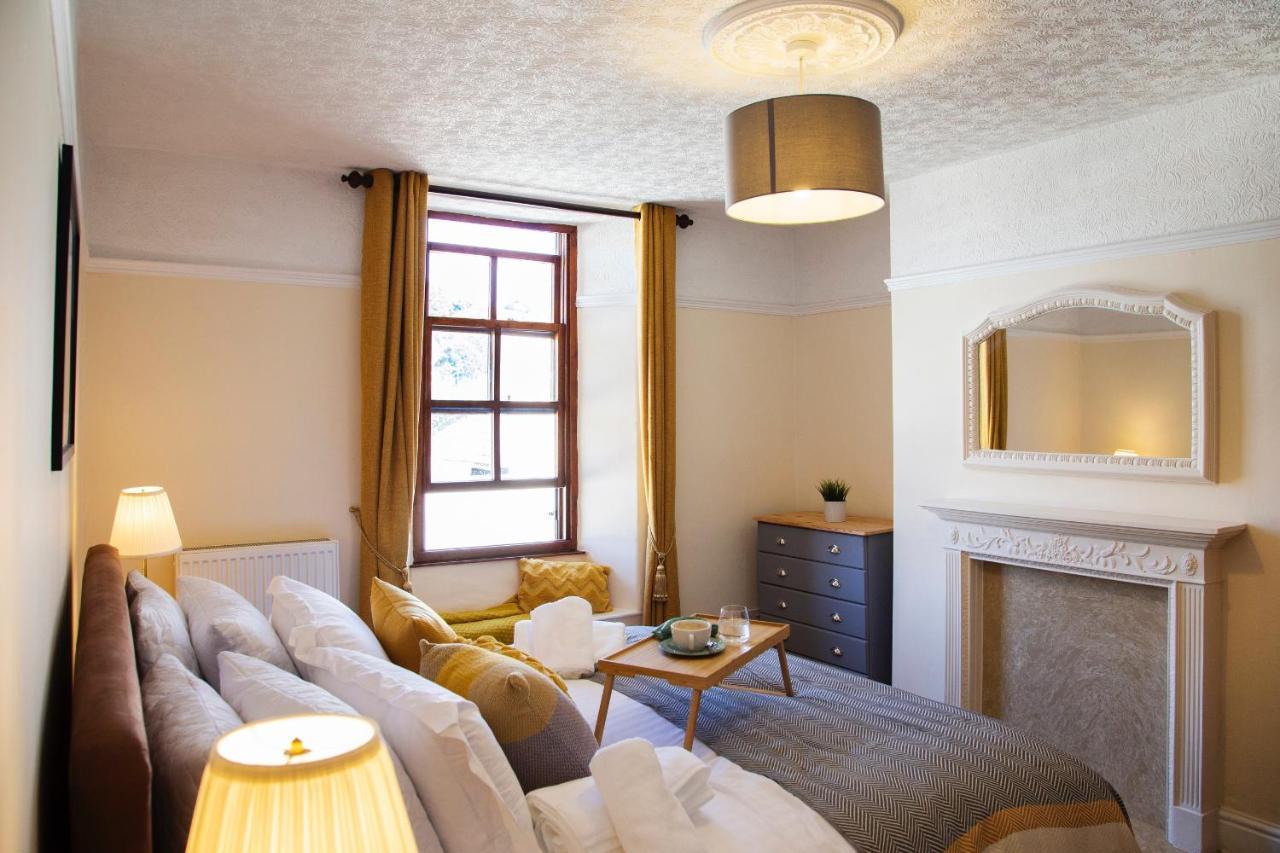 Ferienhaus Cosy Open Plan Harbourside With Superking Beds, Wood Burning Stove And Bar Torquay