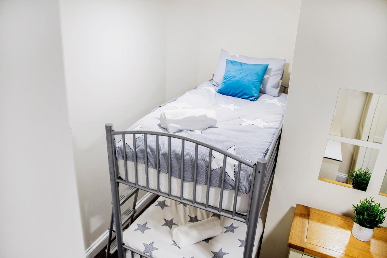 Ferienhaus Cosy Open Plan Harbourside With Superking Beds, Wood Burning Stove And Bar *